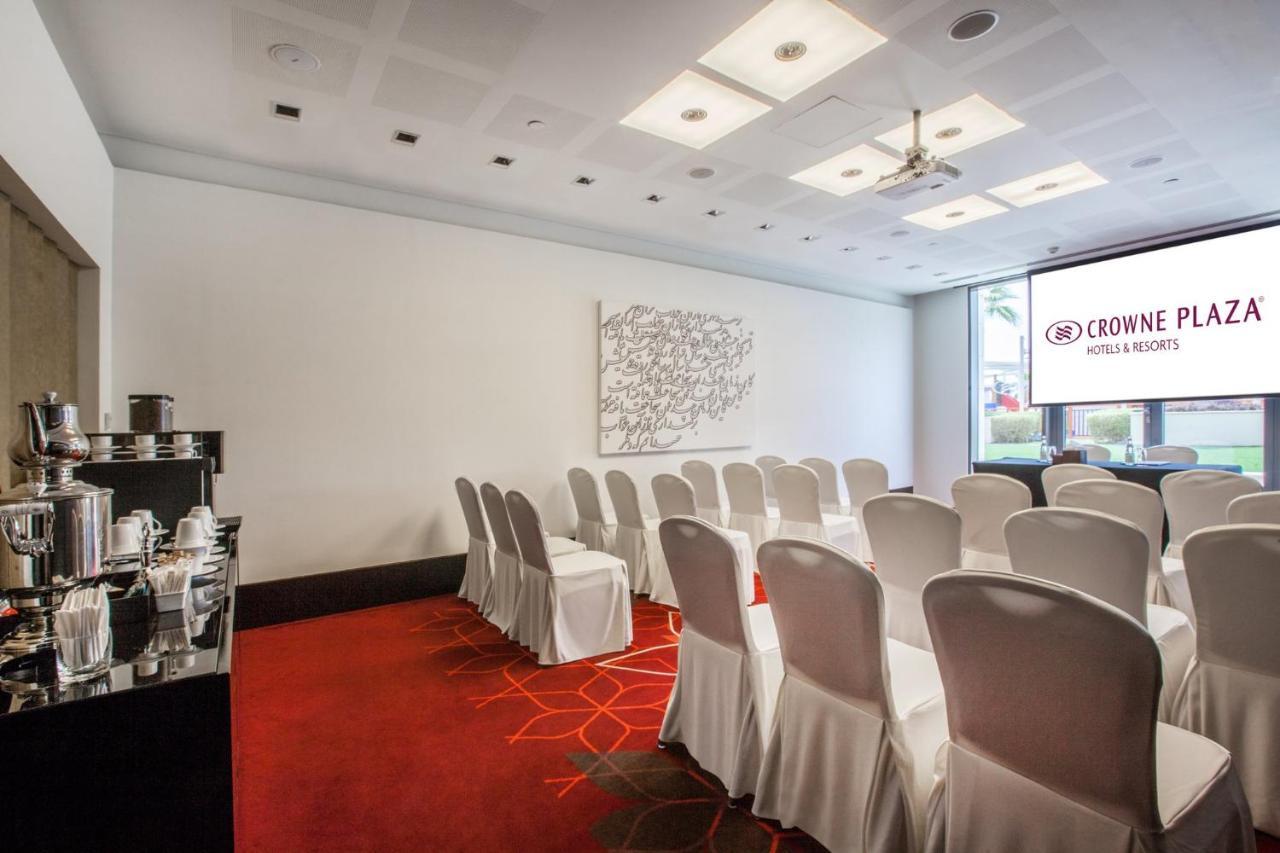 Crowne Plaza Yas Island By Ihg Hotel Abu Dhabi Bagian luar foto