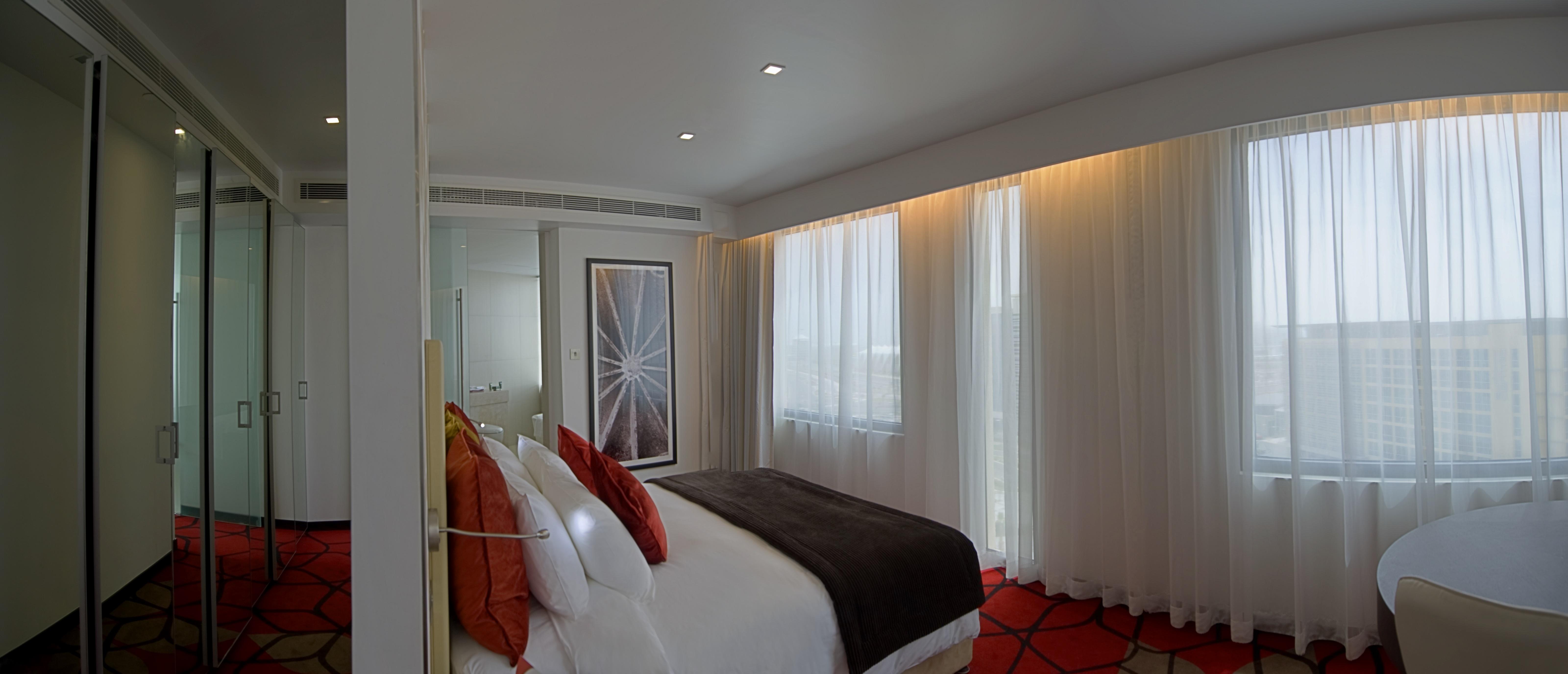 Crowne Plaza Yas Island By Ihg Hotel Abu Dhabi Bagian luar foto