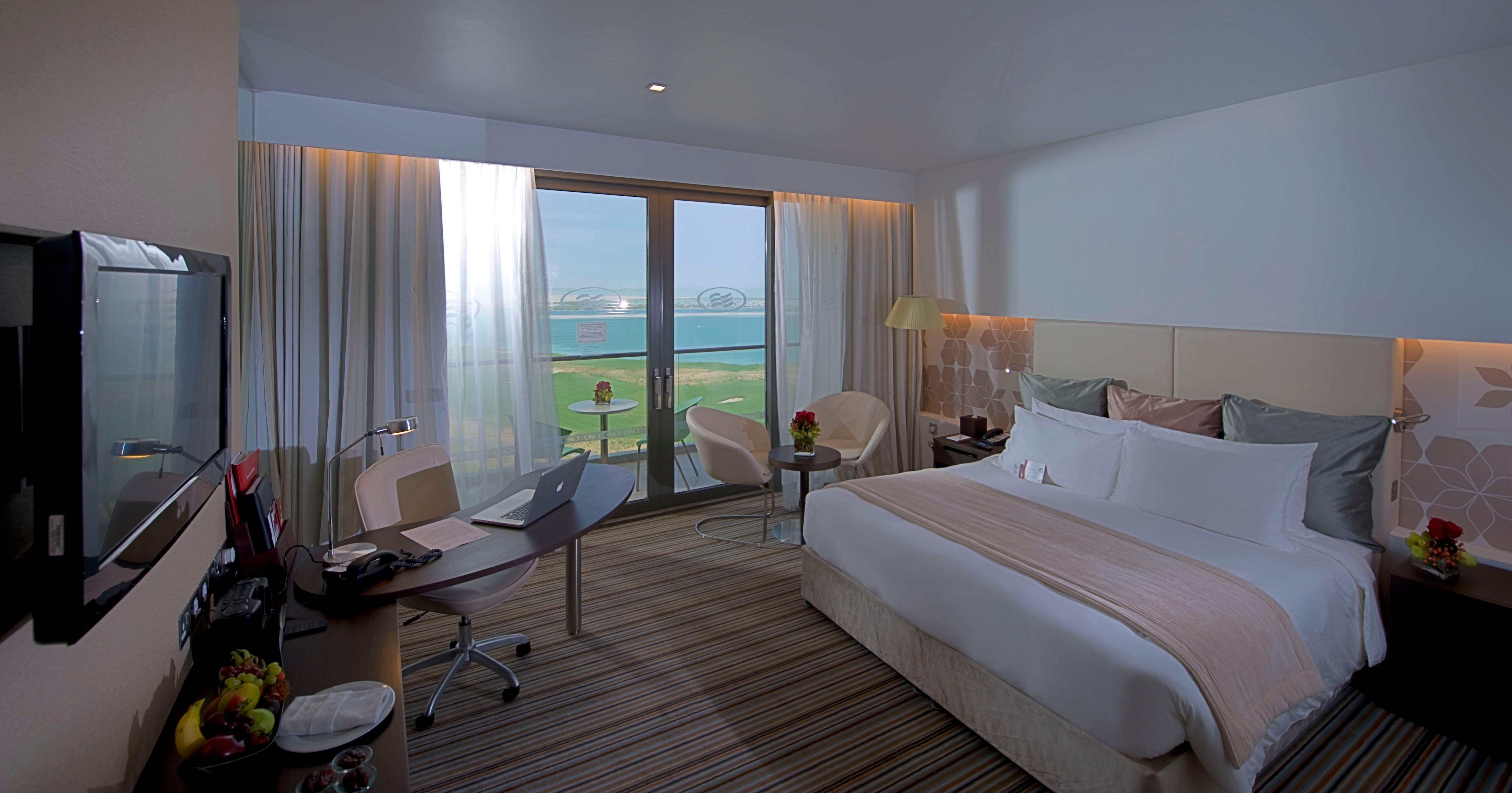 Crowne Plaza Yas Island By Ihg Hotel Abu Dhabi Bagian luar foto