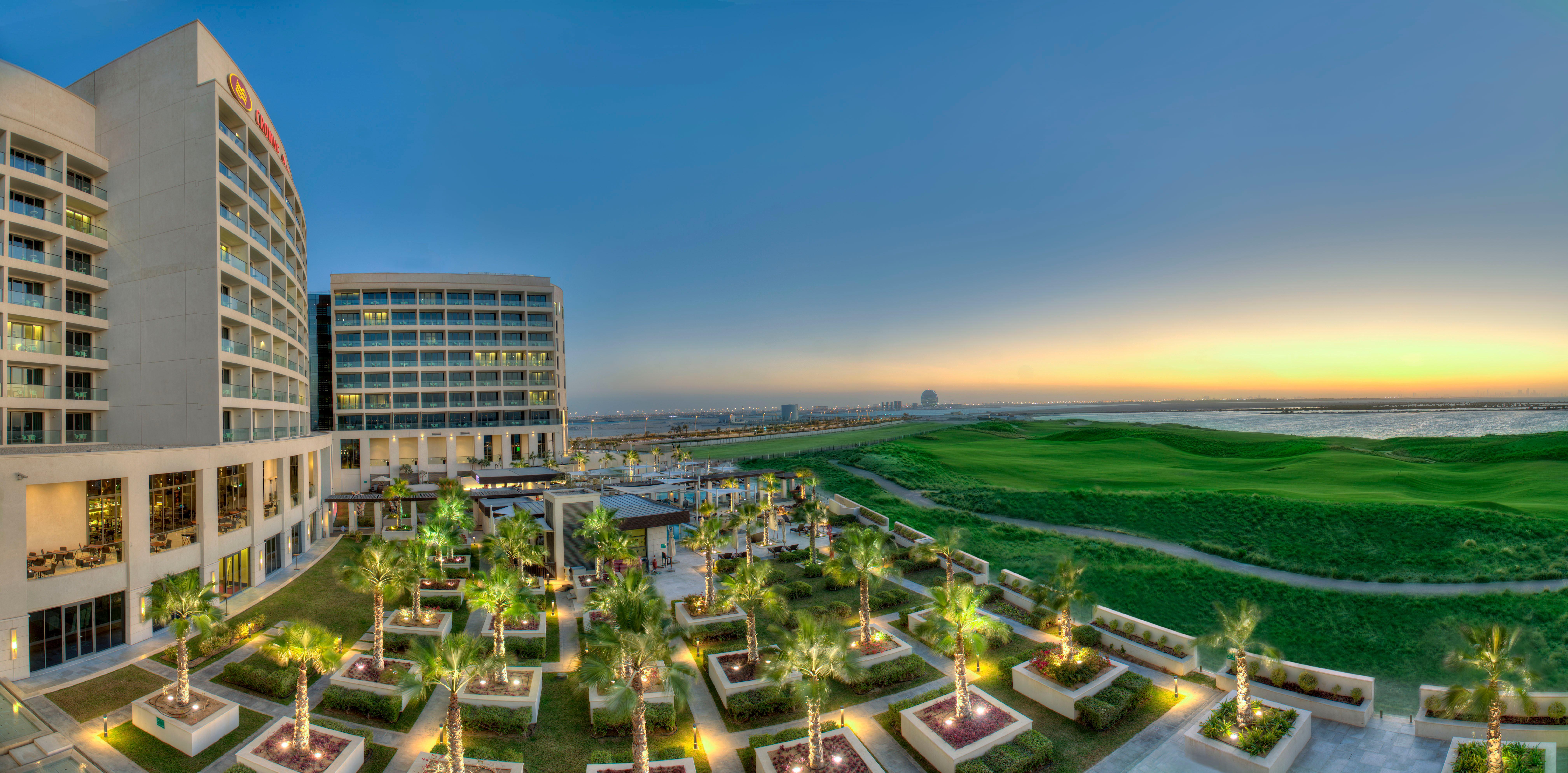 Crowne Plaza Yas Island By Ihg Hotel Abu Dhabi Bagian luar foto