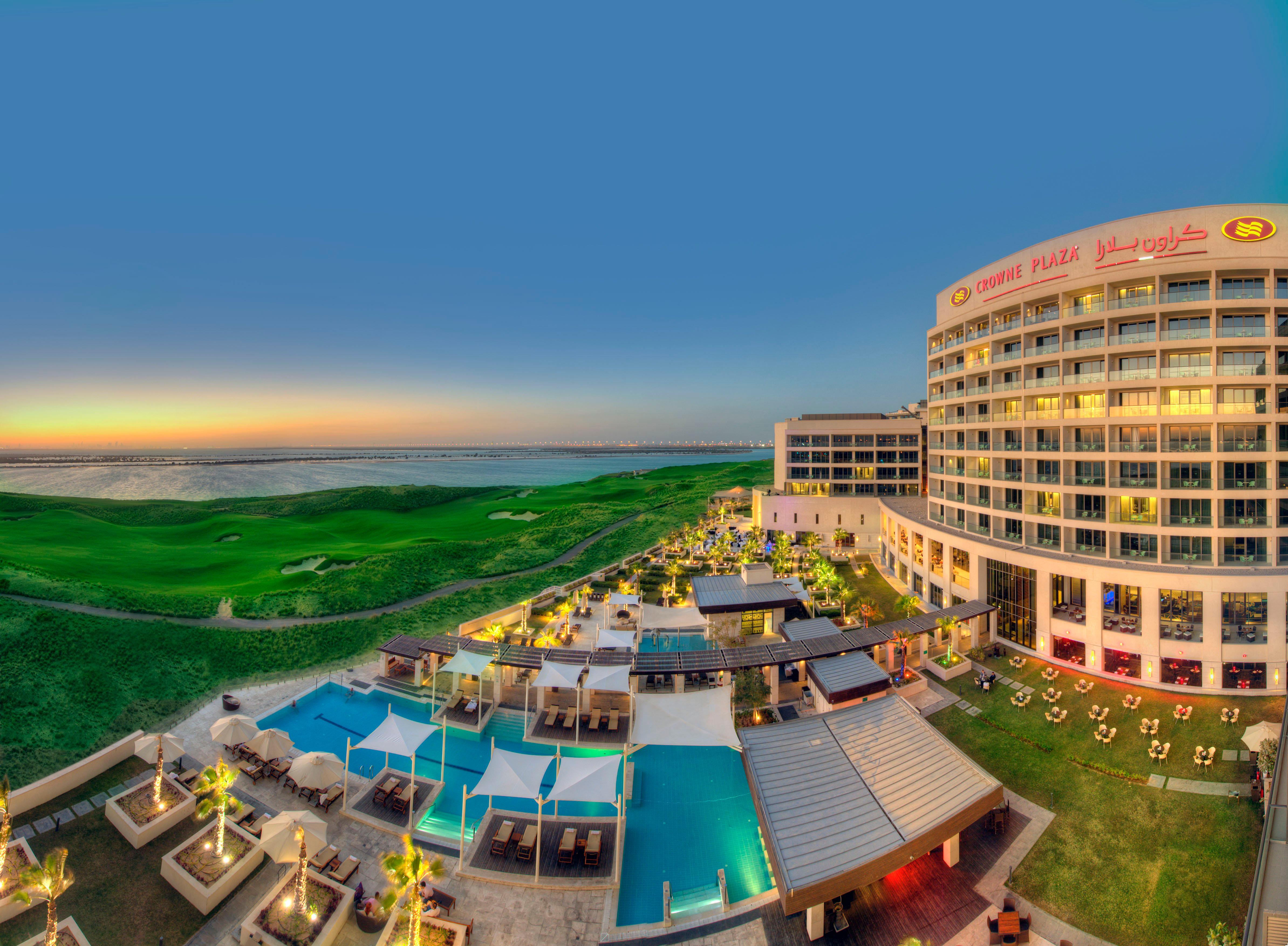 Crowne Plaza Yas Island By Ihg Hotel Abu Dhabi Bagian luar foto