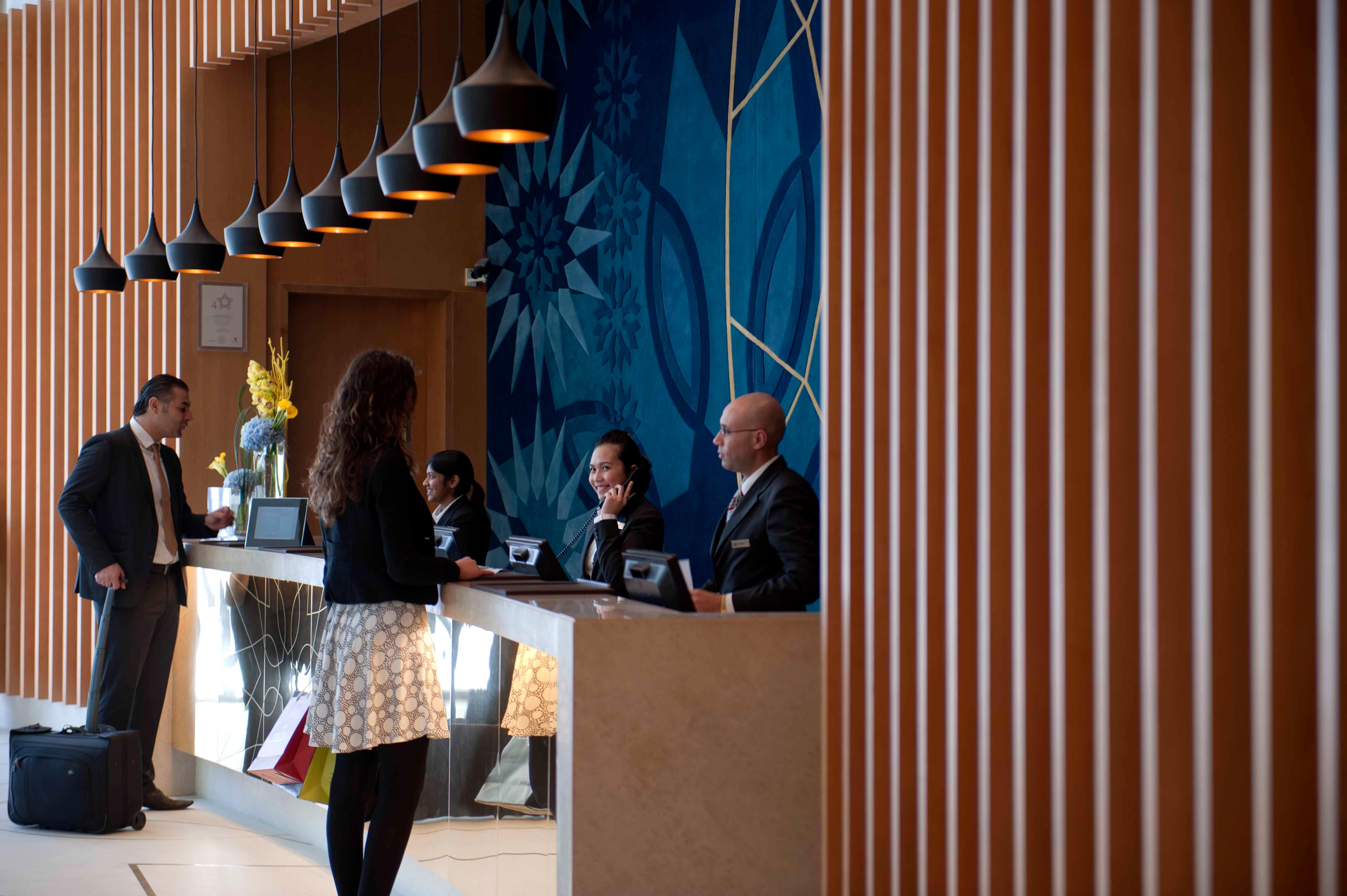 Crowne Plaza Yas Island By Ihg Hotel Abu Dhabi Bagian luar foto
